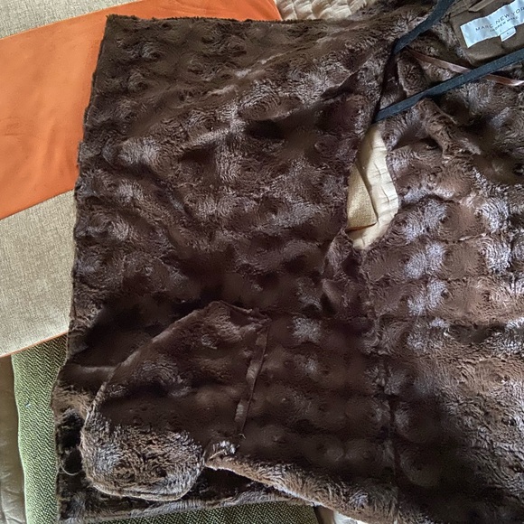 Brown faux fur vest - Picture 2 of 4